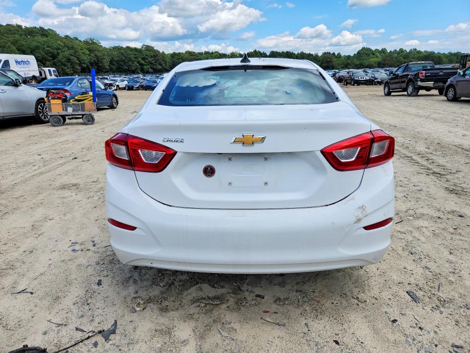 Photo 6 from auction – 2018 CHEVROLET CRUZE with VIN 1G1BC5SM2J7173047