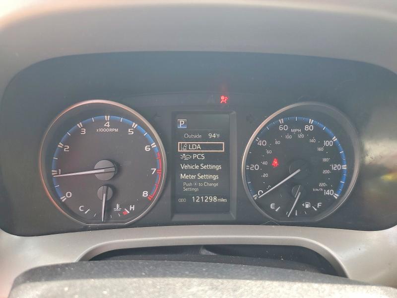 Photo 9 from auction – 2018 TOYOTA RAV4 with VIN 2T3ZFREV3JW457607