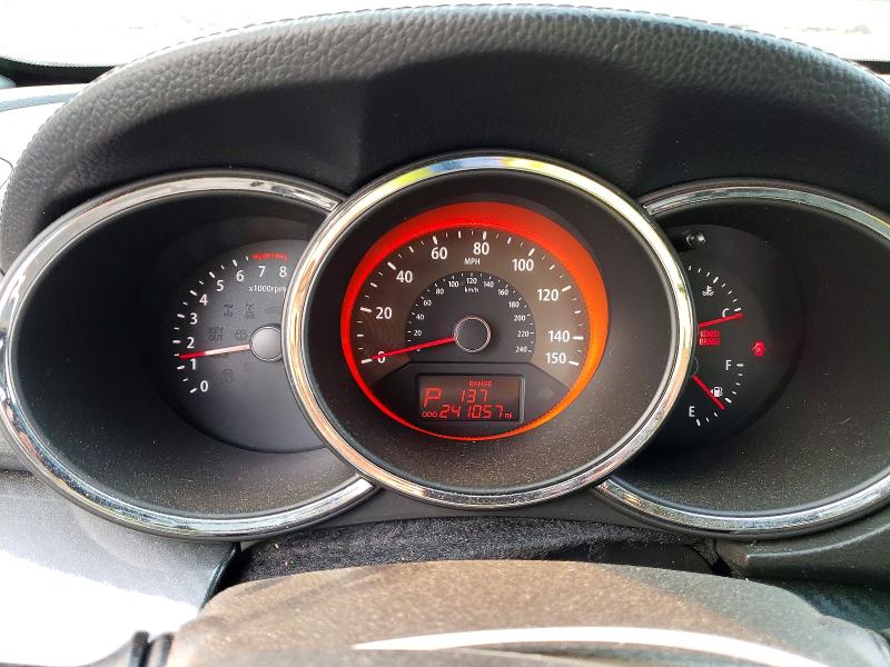 Photo 9 from auction – 2011 KIA SORENTO with VIN 5XYKWDA23BG095228
