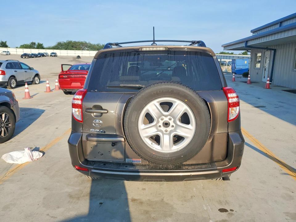 Photo 6 from auction – 2011 TOYOTA RAV4 with VIN 2T3ZF4DV3BW066205
