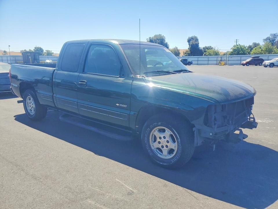 Photo 4 from auction – 2001 CHEVROLET SILVERADO with VIN 2GCEC19T111179476