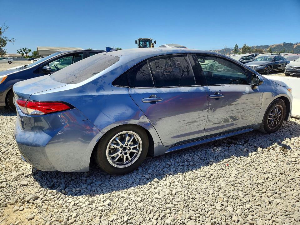 Photo 3 from auction – 2022 TOYOTA COROLLA with VIN JTDEAMDE0NJ060314
