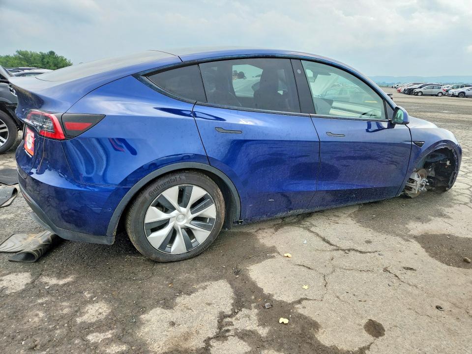 Photo 3 from auction – 2021 TESLA MODEL Y with VIN 5YJYGDEE4MF087306