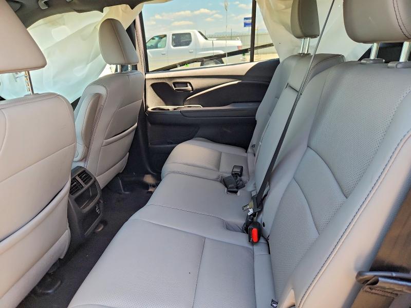 Photo 10 from auction – 2023 HONDA PASSPORT with VIN 5FNYF8H52PB032671