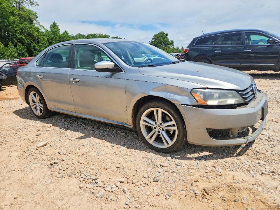 Photo 4 from auction – 2014 VOLKSWAGEN PASSAT with VIN 1VWBS7A37EC087595