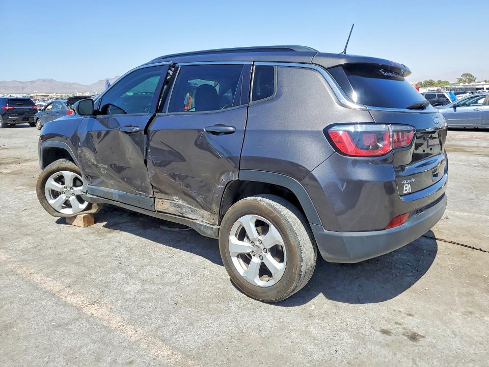 Photo 2 from auction – 2018 JEEP COMPASS with VIN 3C4NJDBB6JT117241