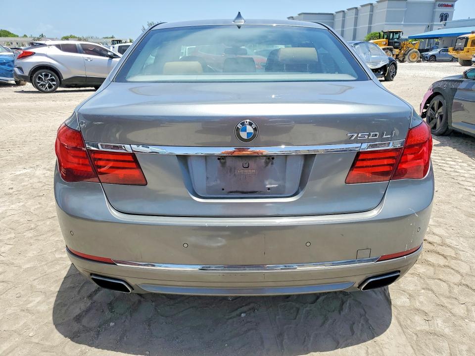 Photo 6 from auction – 2013 BMW 750 with VIN WBAYE8C51DDE22285