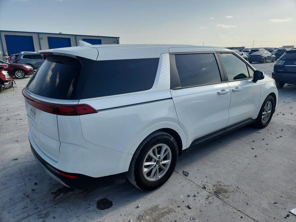 Photo 3 from auction – 2024 KIA CARNIVAL with VIN KNDNB4H30R6374804