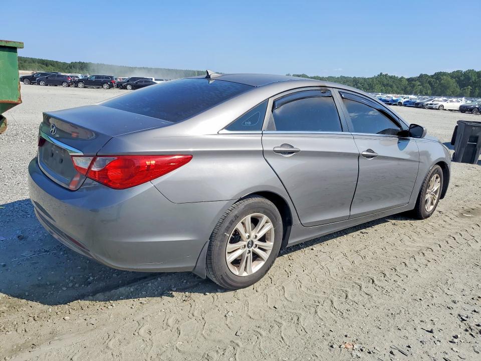 Photo 3 from auction – 2012 HYUNDAI SONATA with VIN 5NPEB4AC0CH453851