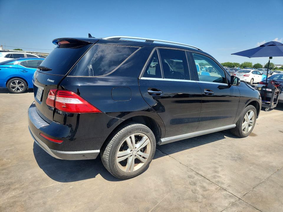 Photo 3 from auction – 2015 MERCEDES-BENZ ML with VIN 4JGDA5HB2FA531670