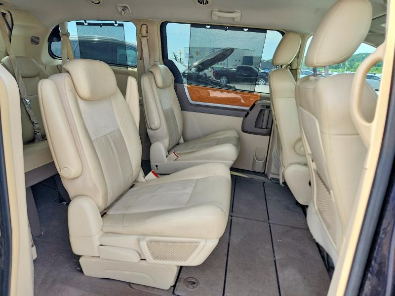Photo 11 from auction – 2010 CHRYSLER TOWN & COUNTRY with VIN 2A4RR6DX3AR141069