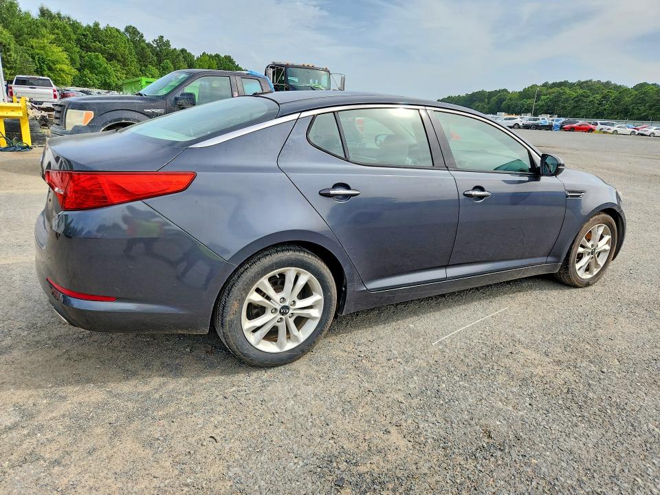 Photo 3 from auction – 2011 KIA OPTIMA with VIN KNAGN4A74B5088539