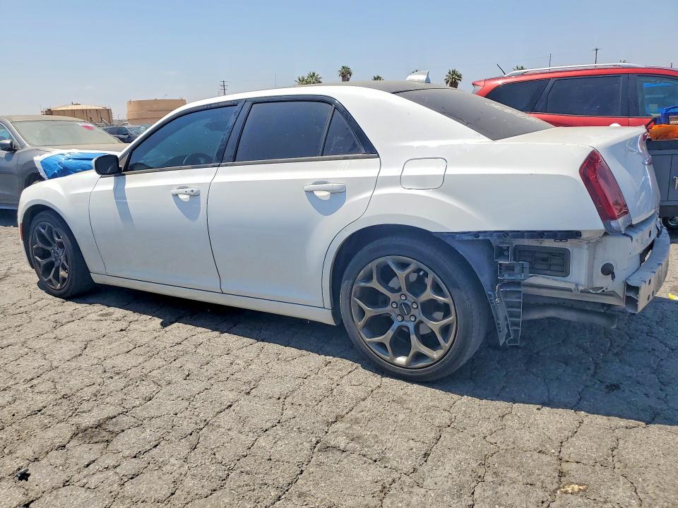 Photo 2 from auction – 2016 CHRYSLER 300 with VIN 2C3CCABG1GH351188