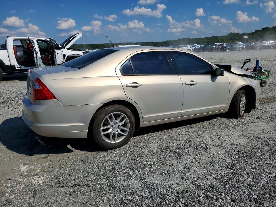 Photo 3 from auction – 2010 FORD FUSION with VIN 3FAHP0GA2AR258248