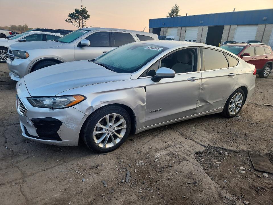 FORD FUSION 2019 with VIN 3FA6P0LU5KR129560 - Photo from auction