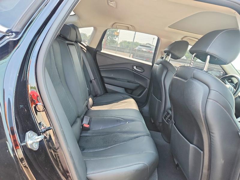 Photo 10 from auction – 2022 ACURA TLX with VIN 19UUB5F46NA003331