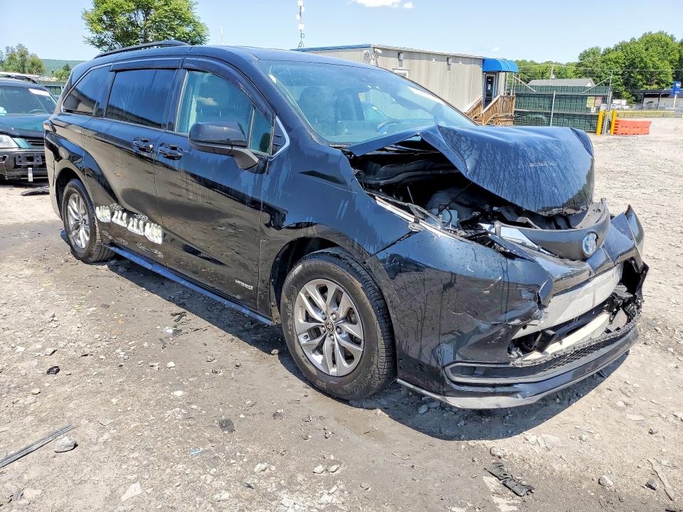 Photo 4 from auction – 2021 TOYOTA SIENNA with VIN 5TDKSKFC2MS039174