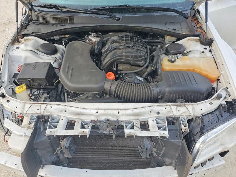 Photo 11 from auction – 2015 CHRYSLER 300C with VIN 2C3CCAEG9FH796823
