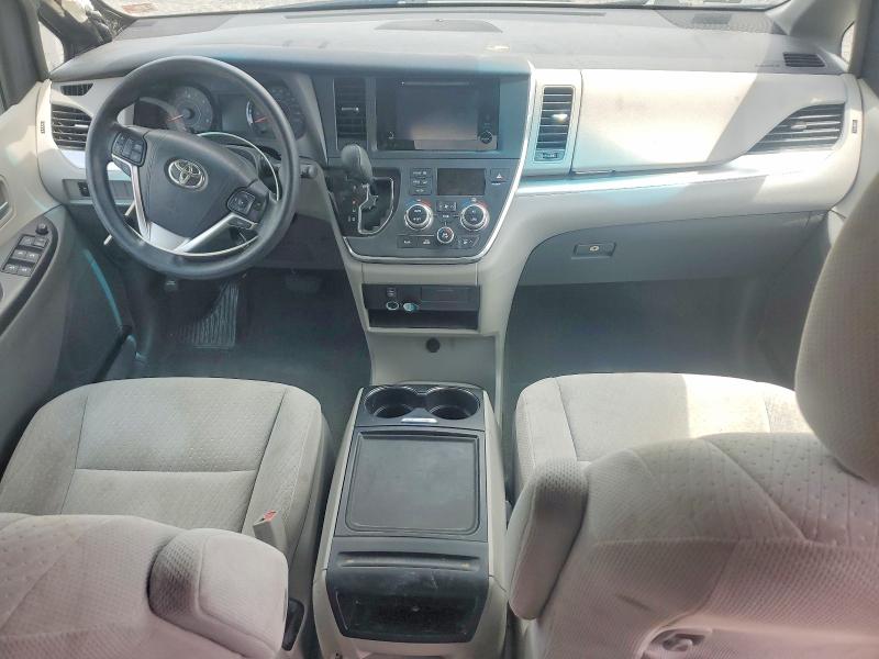 Photo 8 from auction – 2017 TOYOTA SIENNA with VIN 5TDKZ3DC1HS788638