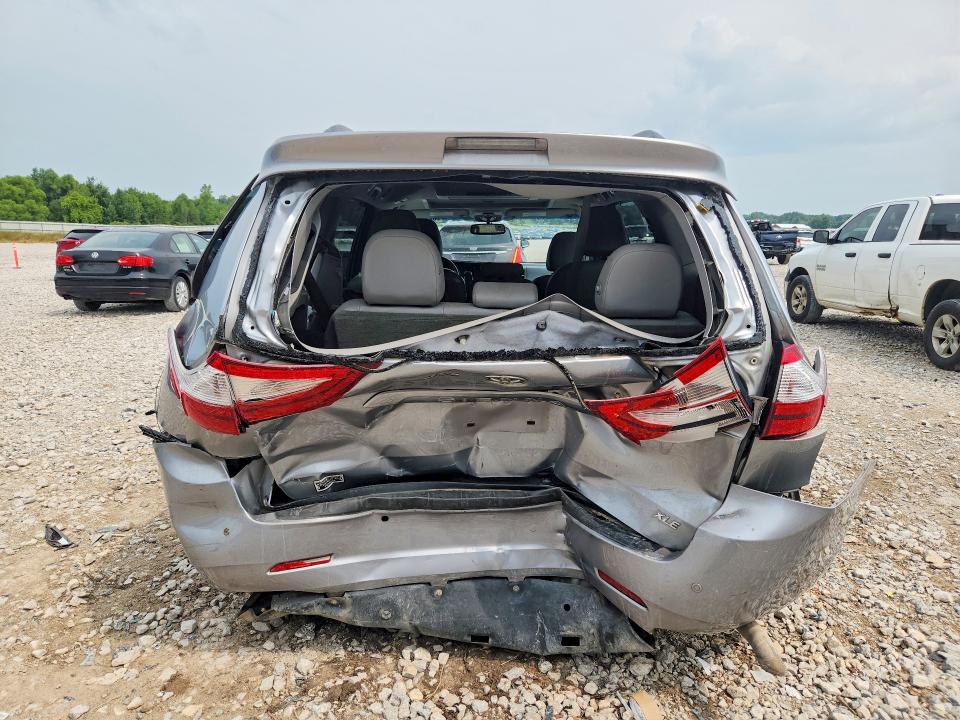 Photo 6 from auction – 2015 TOYOTA SIENNA with VIN 5TDYK3DC1FS665529