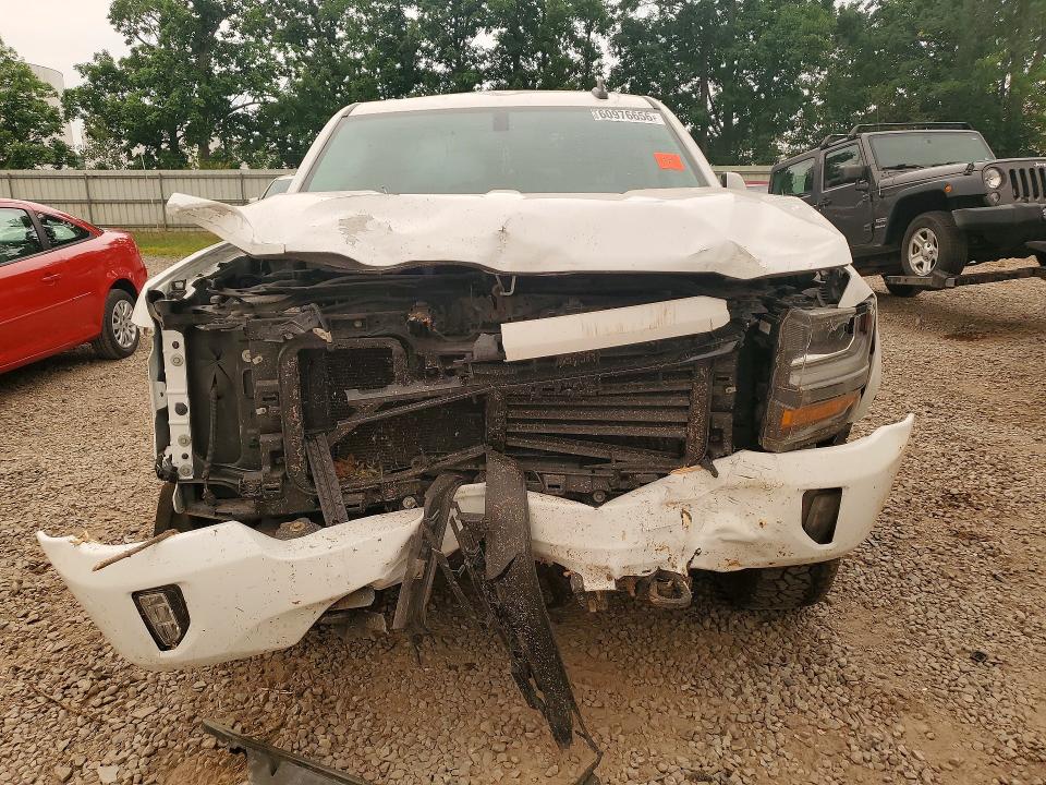 Photo 5 from auction – 2018 CHEVROLET SILVERADO with VIN 3GCUKREC2JG485158
