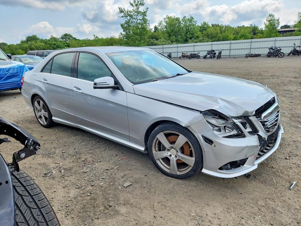 Photo 4 from auction – 2010 MERCEDES-BENZ E with VIN WDDHF8HB7AA176471