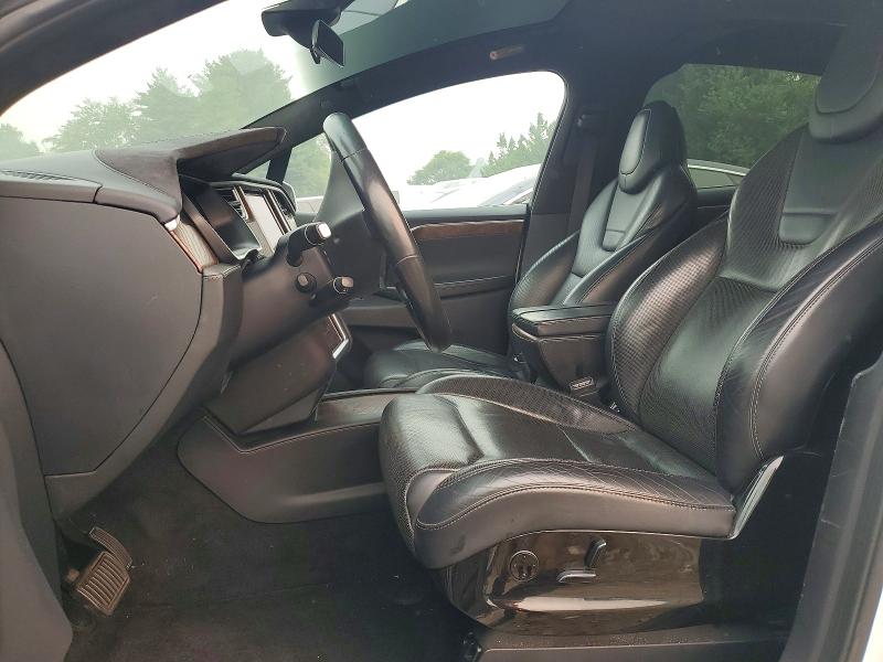 Photo 7 from auction – 2017 TESLA MODEL X with VIN 5YJXCAE23HF035909