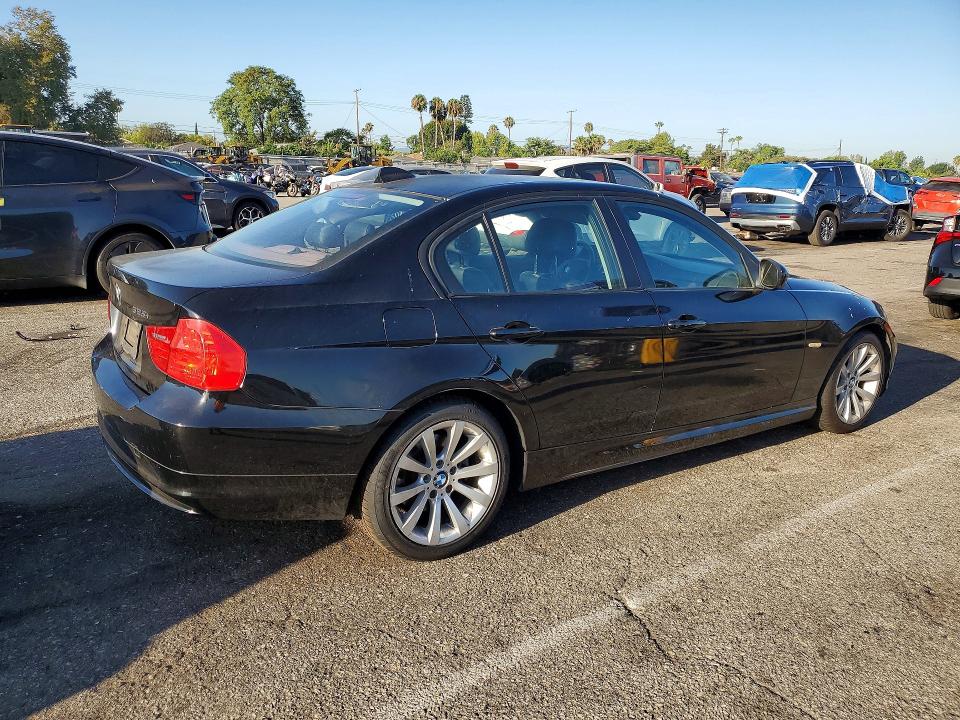 Photo 3 from auction – 2011 BMW 328 with VIN WBAPH5G56BNM76889