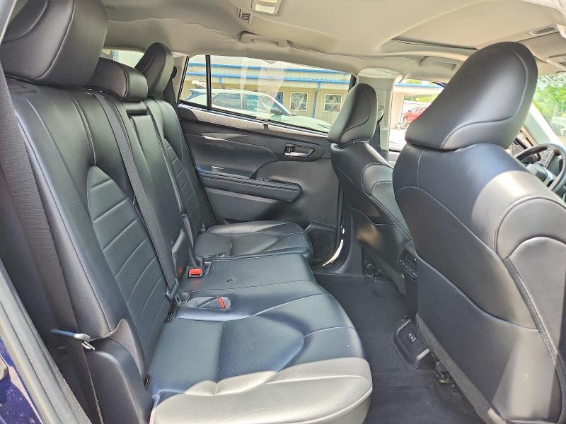 Photo 11 from auction – 2022 TOYOTA HIGHLANDER with VIN 5TDHZRBH2NS178481