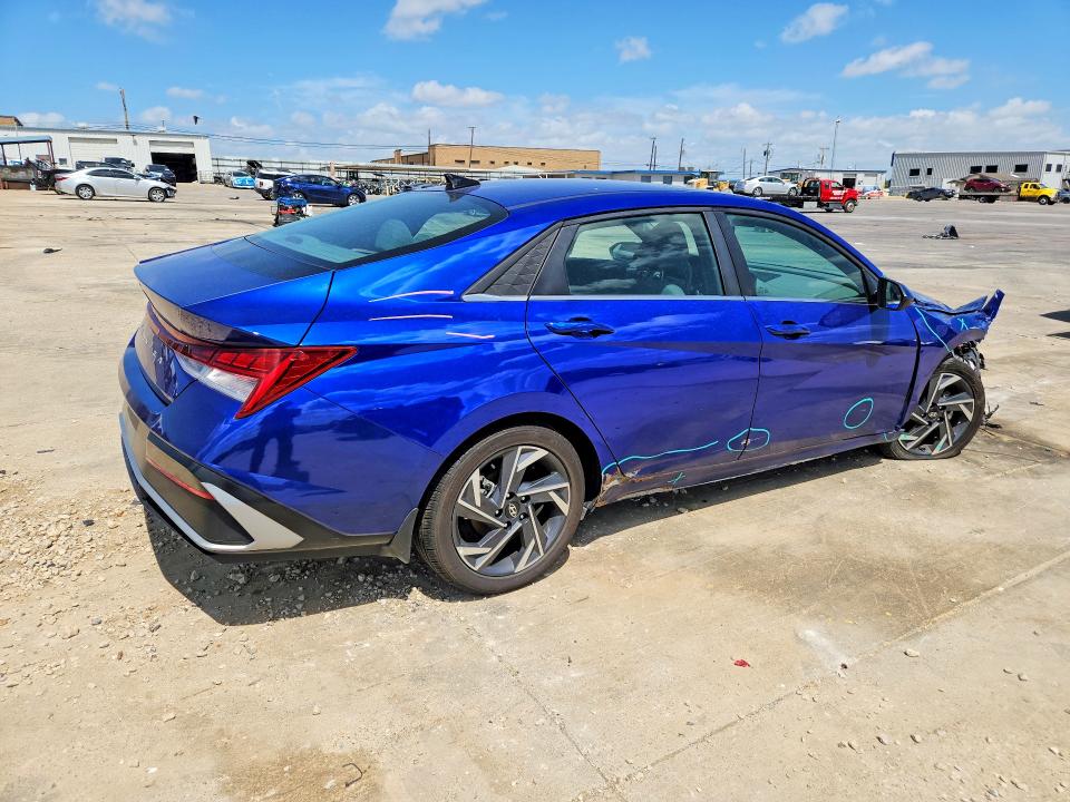 Photo 3 from auction – 2024 HYUNDAI ELANTRA with VIN KMHLS4DG2RU744593