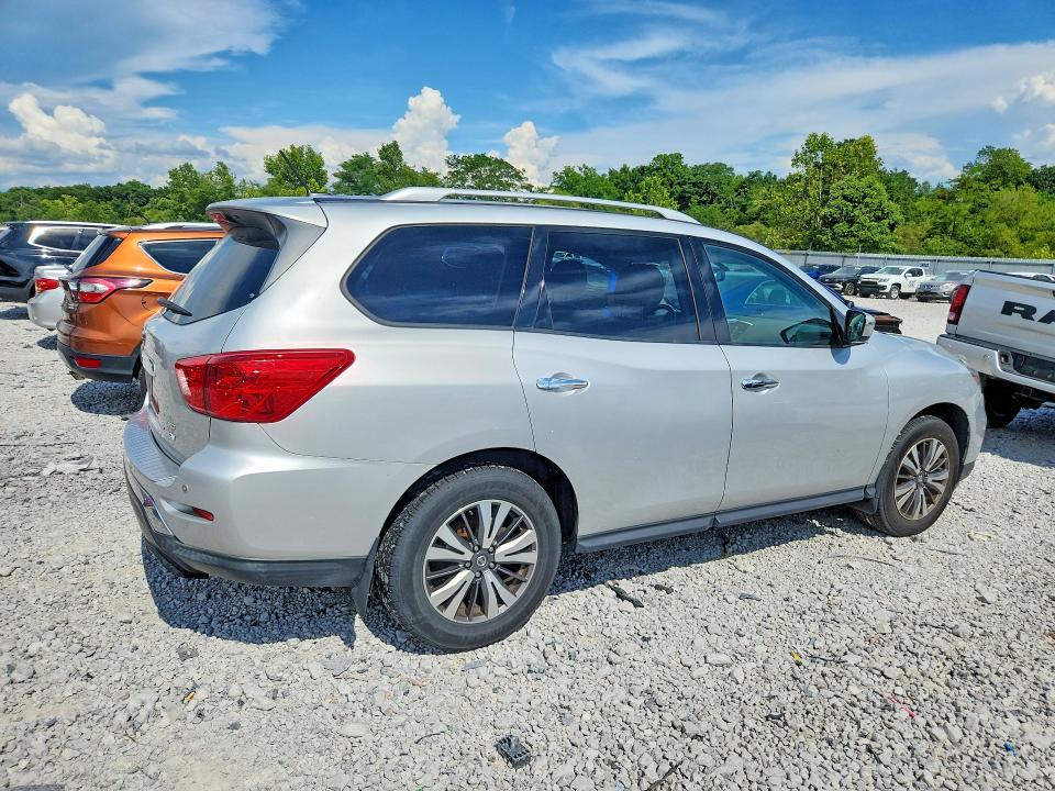 Photo 3 from auction – 2017 NISSAN PATHFINDER with VIN 5N1DR2MM5HC659326