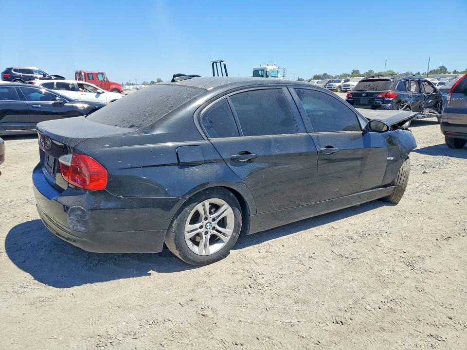 Photo 3 from auction – 2008 BMW 328 with VIN WBAVA37538NL52118