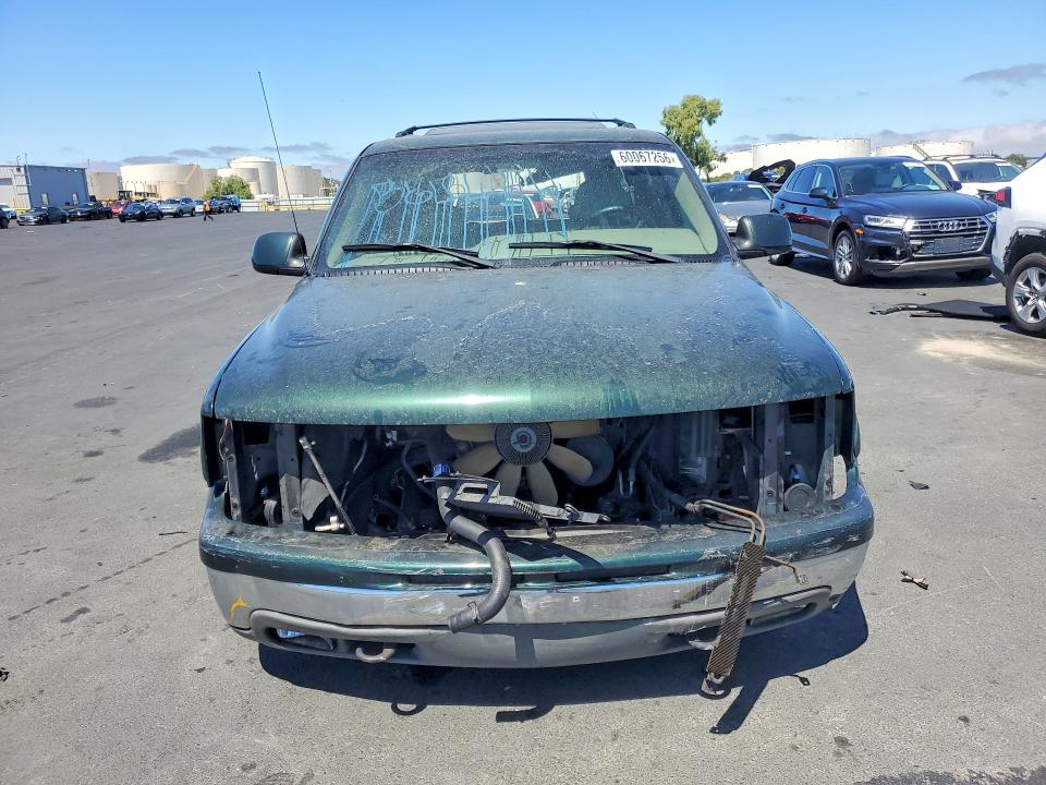 Photo 5 from auction – 2001 CHEVROLET SUBURBAN with VIN 3GNFK16T91G211214