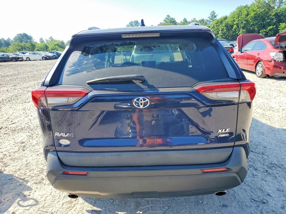 Photo 6 from auction – 2021 TOYOTA RAV4 with VIN 2T3P1RFV3MW167683