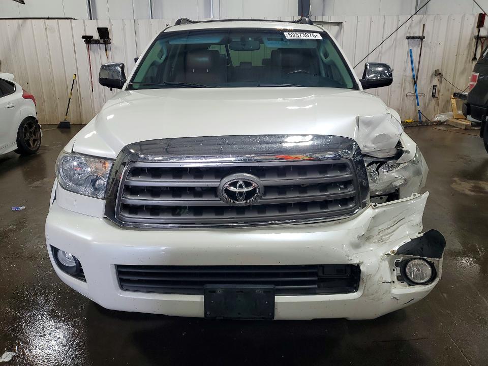 Photo 5 from auction – 2014 TOYOTA SEQUOIA with VIN 5TDDW5G18ES092457