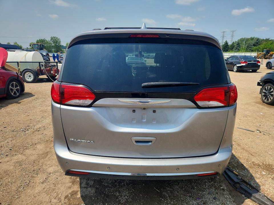Photo 6 from auction – 2017 CHRYSLER PACIFICA with VIN 2C4RC1BG9HR668556