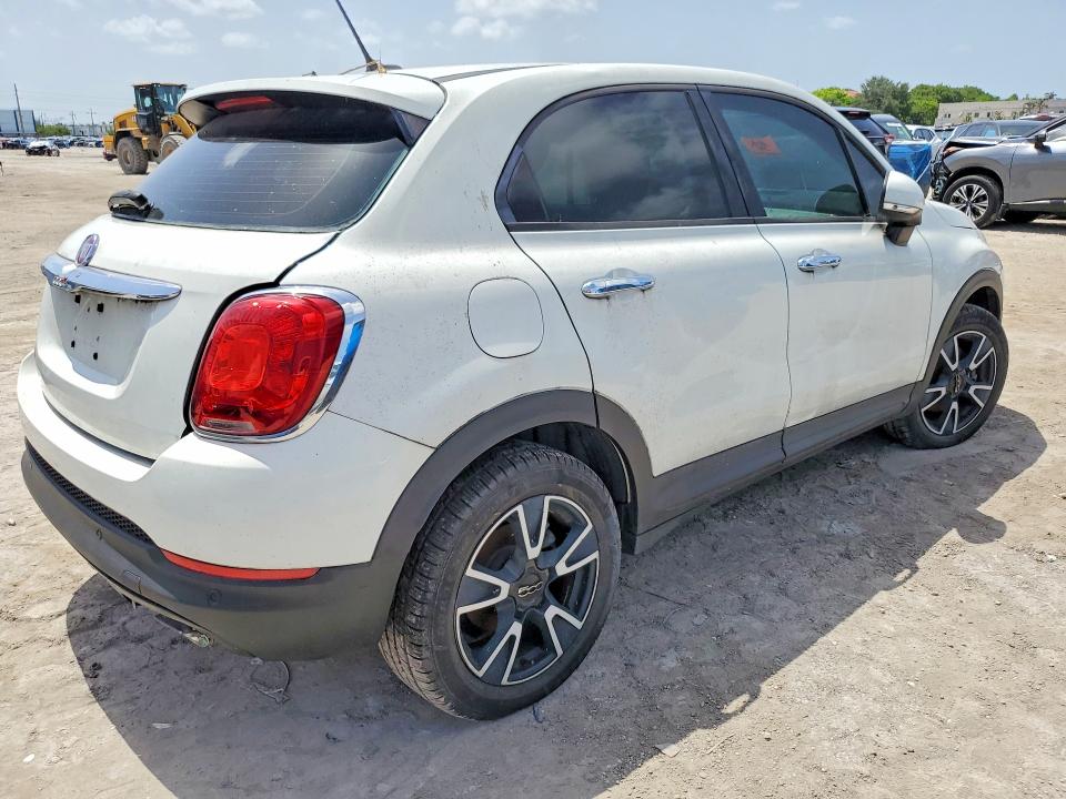 Photo 3 from auction – 2017 FIAT 500X with VIN ZFBCFXAB7HP545221