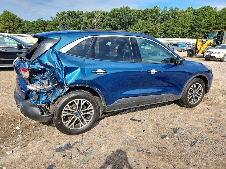 Photo 3 from auction – 2020 FORD ESCAPE with VIN 1FMCU9H94LUB28890