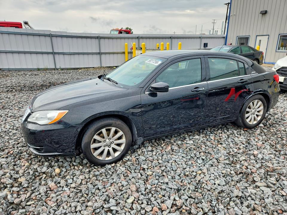 CHRYSLER 200 2013 с VIN 1C3CCBBB3DN539708 - Снимка от търг