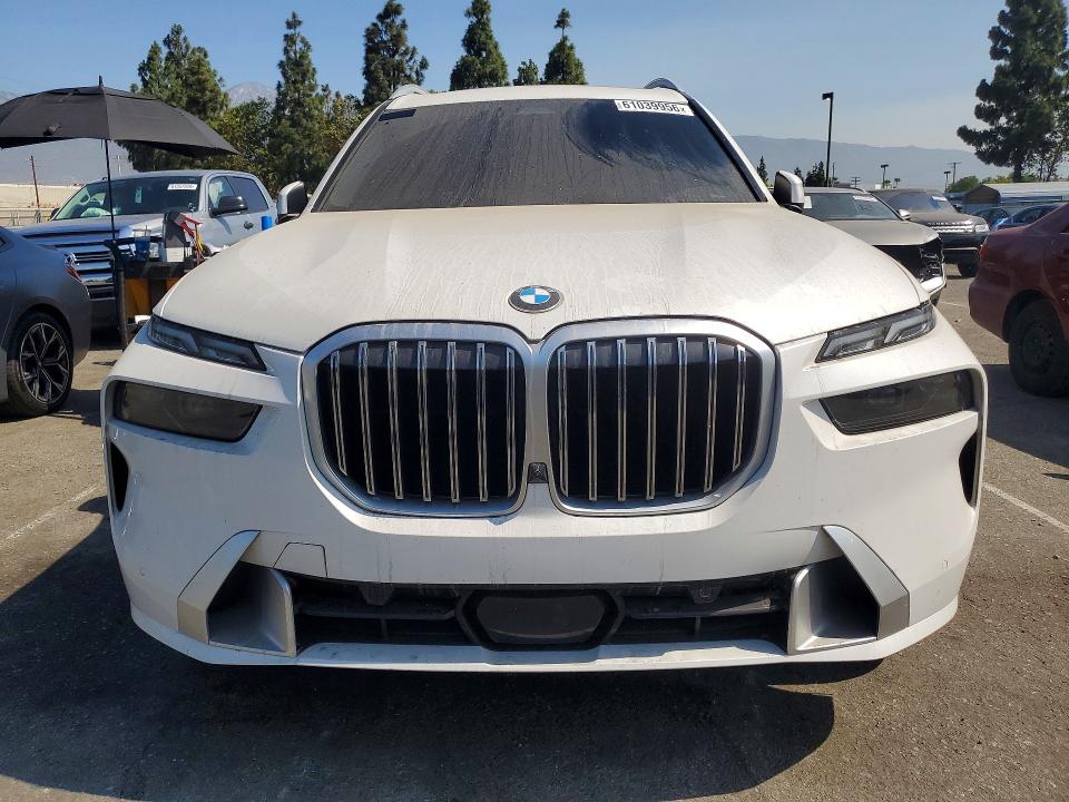 Photo 5 from auction – 2023 BMW X7 with VIN 5UX23EM02P9P25417