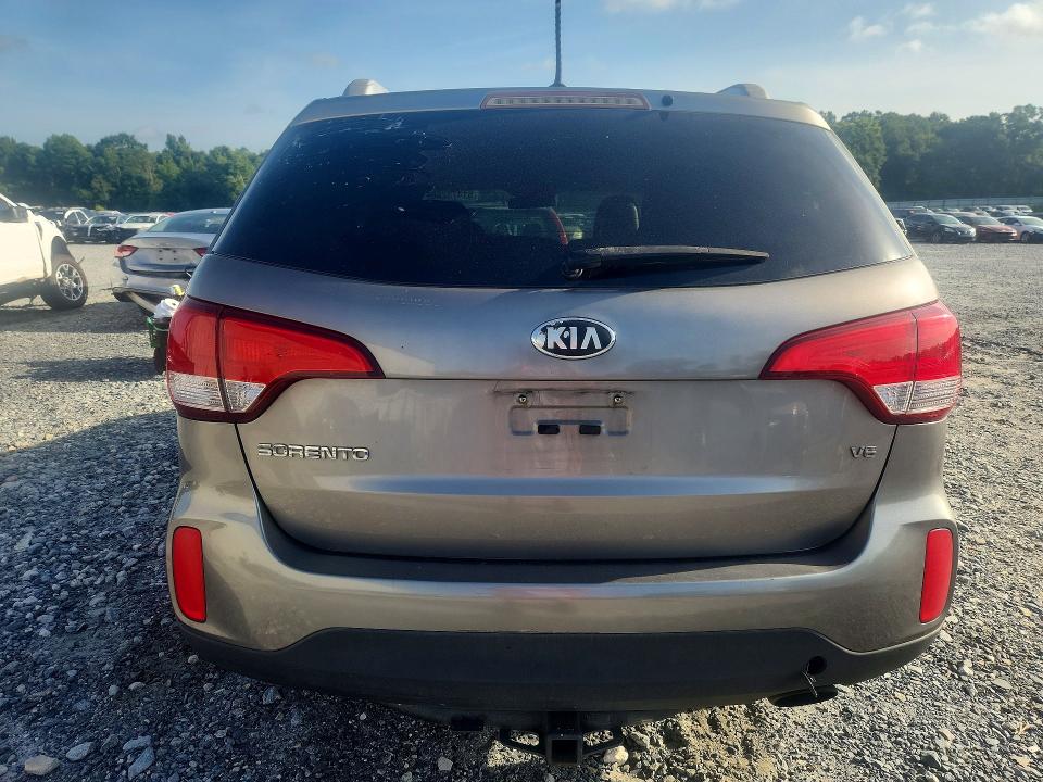 Photo 6 from auction – 2015 KIA SORENTO with VIN 5XYKTDA71FG657623