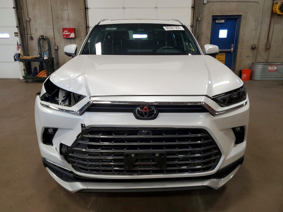 Photo 5 from auction – 2024 TOYOTA GRAND HIGHLANDER HYBRID with VIN 5TDADAB5XRS003019