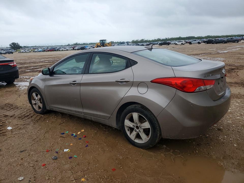 Photo 2 from auction – 2012 HYUNDAI ELANTRA with VIN 5NPDH4AE1CH090570