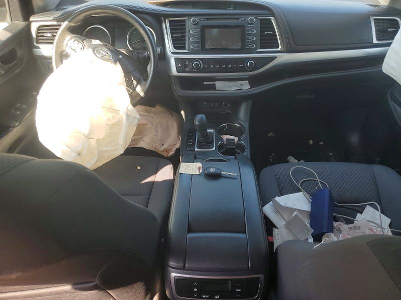 Photo 8 from auction – 2018 TOYOTA HIGHLANDER with VIN 5TDZARFH6JS036487