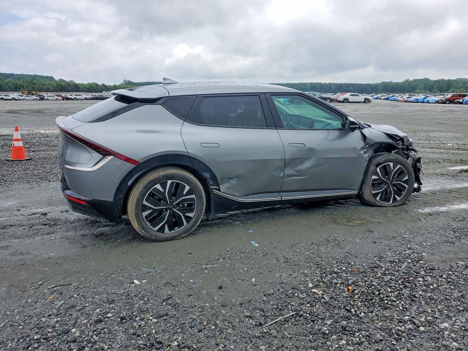 Photo 3 from auction – 2023 KIA EV6 with VIN KNDC34LA1P5091423