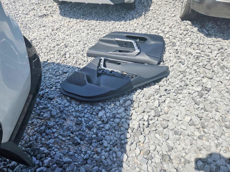 Снимка 13 от търг – 2023 TOYOTA RAV4 с VIN 4T3E6RFV1PU111514