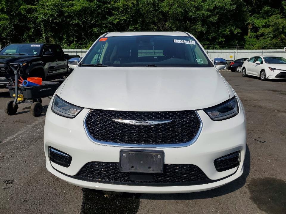 Photo 5 from auction – 2022 CHRYSLER PACIFICA with VIN 2C4RC1S76NR173792