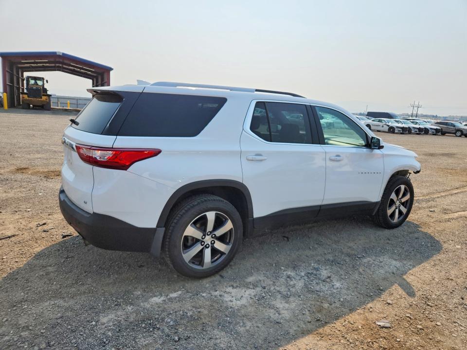 Photo 3 from auction – 2018 CHEVROLET TRAVERSE with VIN 1GNEVHKW4JJ280340