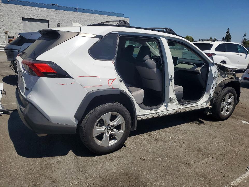 Photo 3 from auction – 2020 TOYOTA RAV4 with VIN 2T3W1RFV2LC061995
