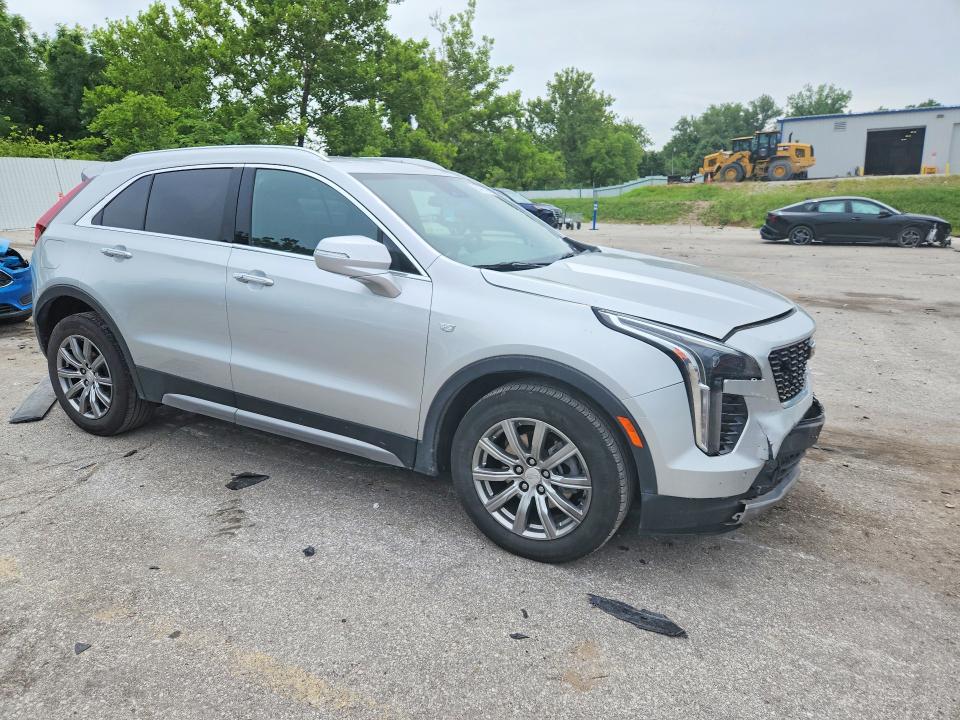 Photo 4 from auction – 2021 CADILLAC XT4 with VIN 1GYFZDR45MF015863